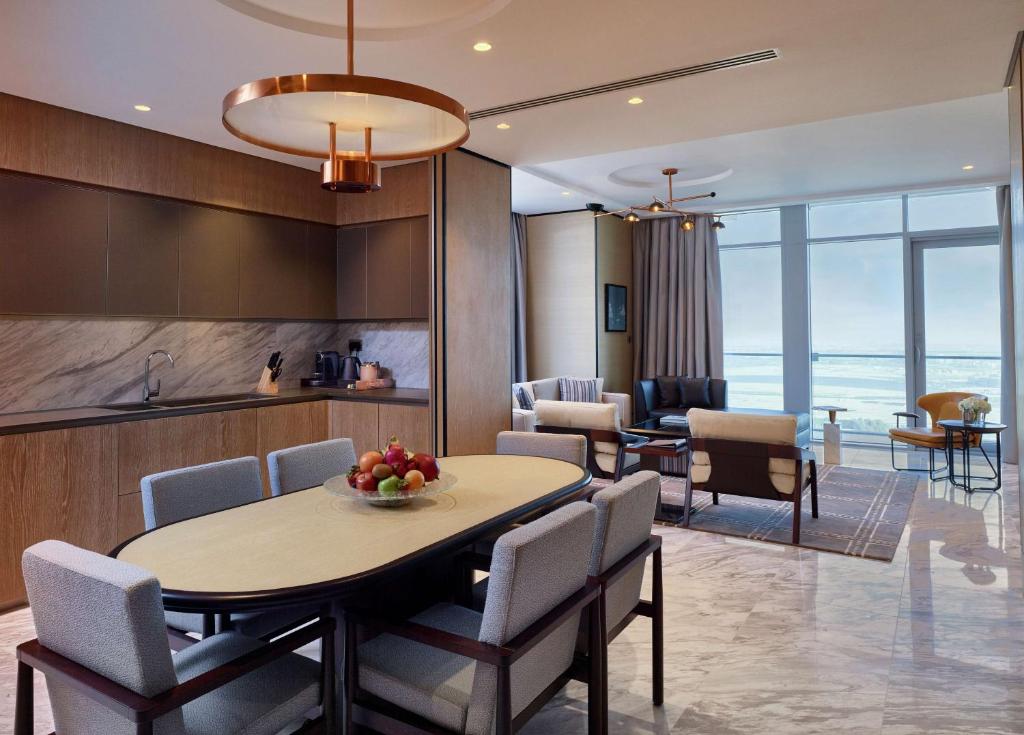 Waldorf Astoria Dubai International Financial Centreにあるシーティングエリア