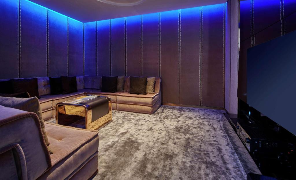 Waldorf Astoria Dubai International Financial Centreにあるシーティングエリア