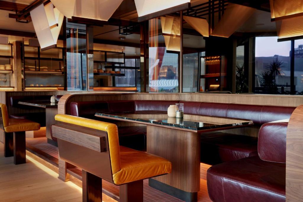Posezení v ubytování DoubleTree By Hilton Montreal