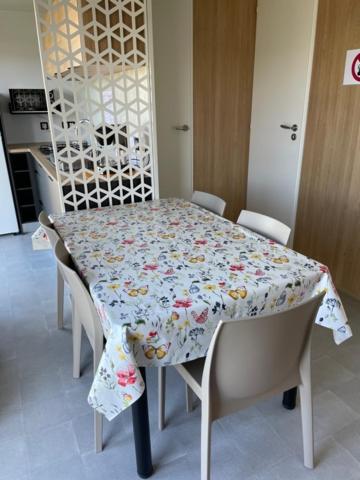 Kuchyň nebo kuchyňský kout v ubytování Camping Oasis Middelkerke Romy 1, 2, 3, 4