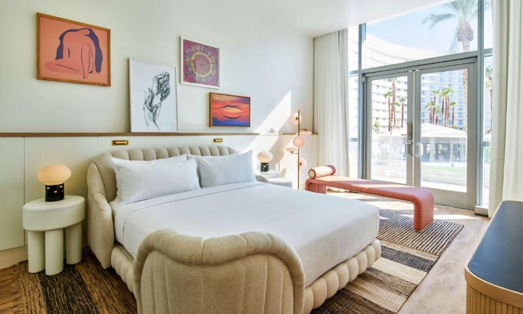 Virgin Hotels Las Vegas, Curio Collection by Hilton - 