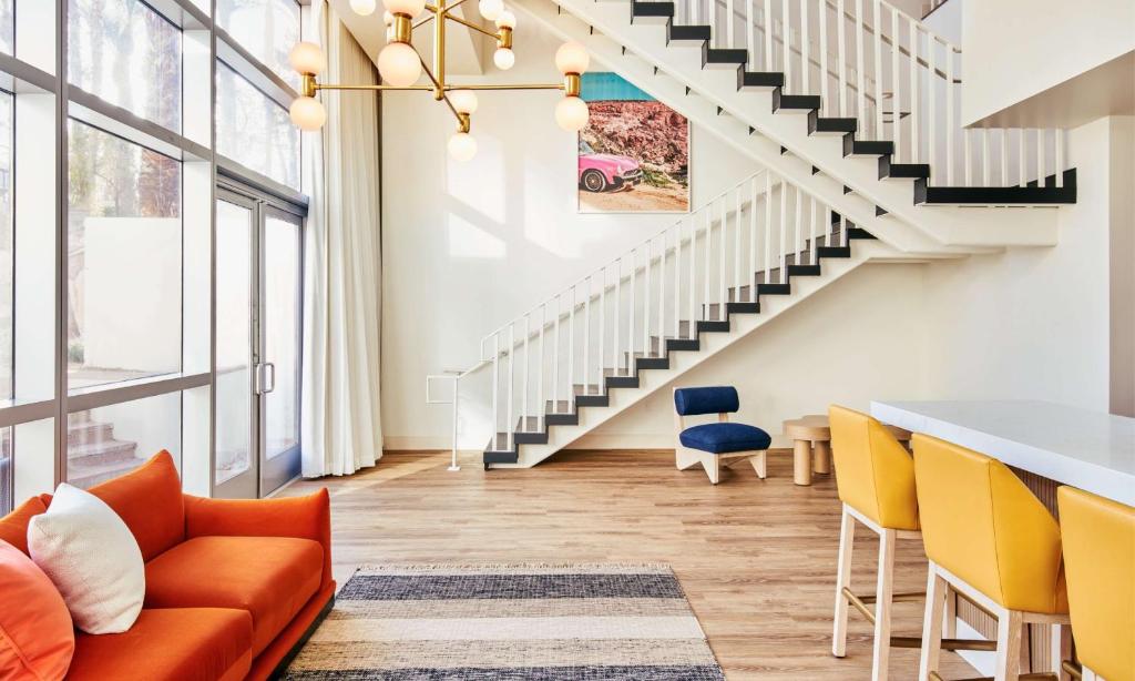 Virgin Hotels Las Vegas, Curio Collection by Hilton - 