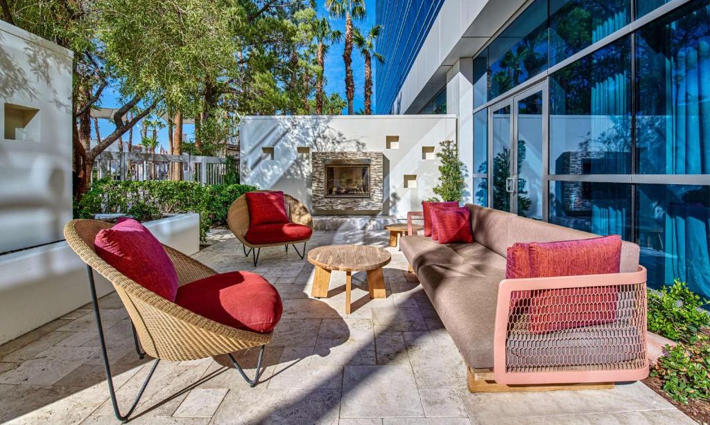 Virgin Hotels Las Vegas, Curio Collection by Hilton - 