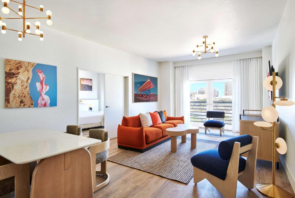 Virgin Hotels Las Vegas, Curio Collection by Hilton - 
