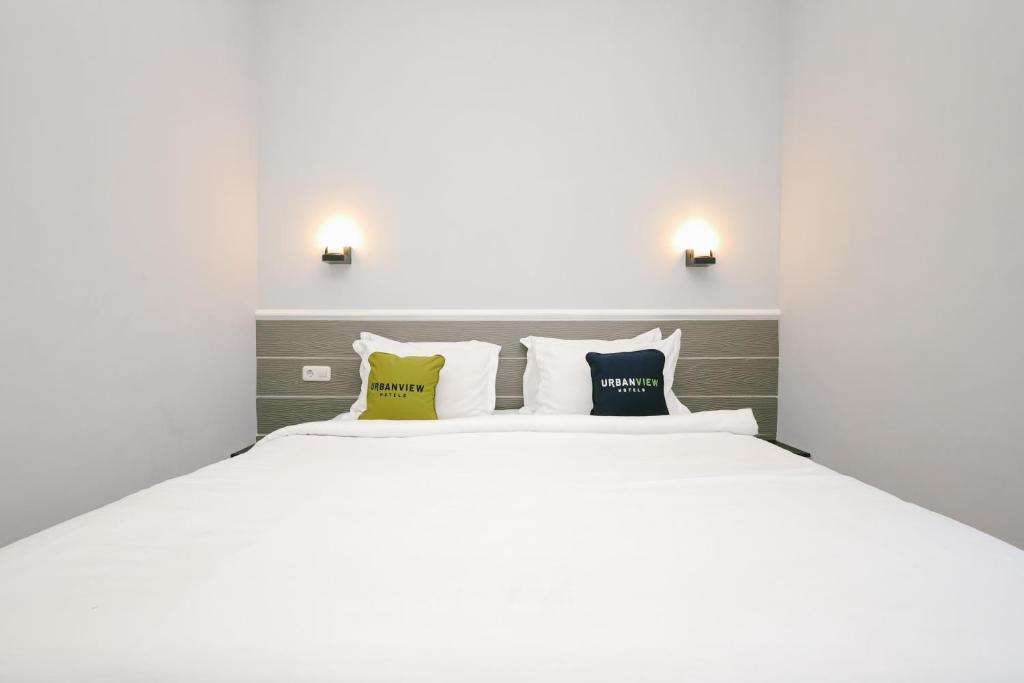 B Syariah Guest House - Deluxe Double Room