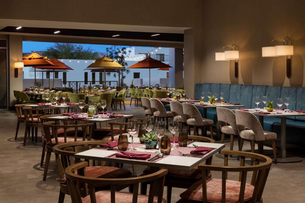 Restaurace v ubytování Doubletree By Hilton Tucson Downtown Convention Center