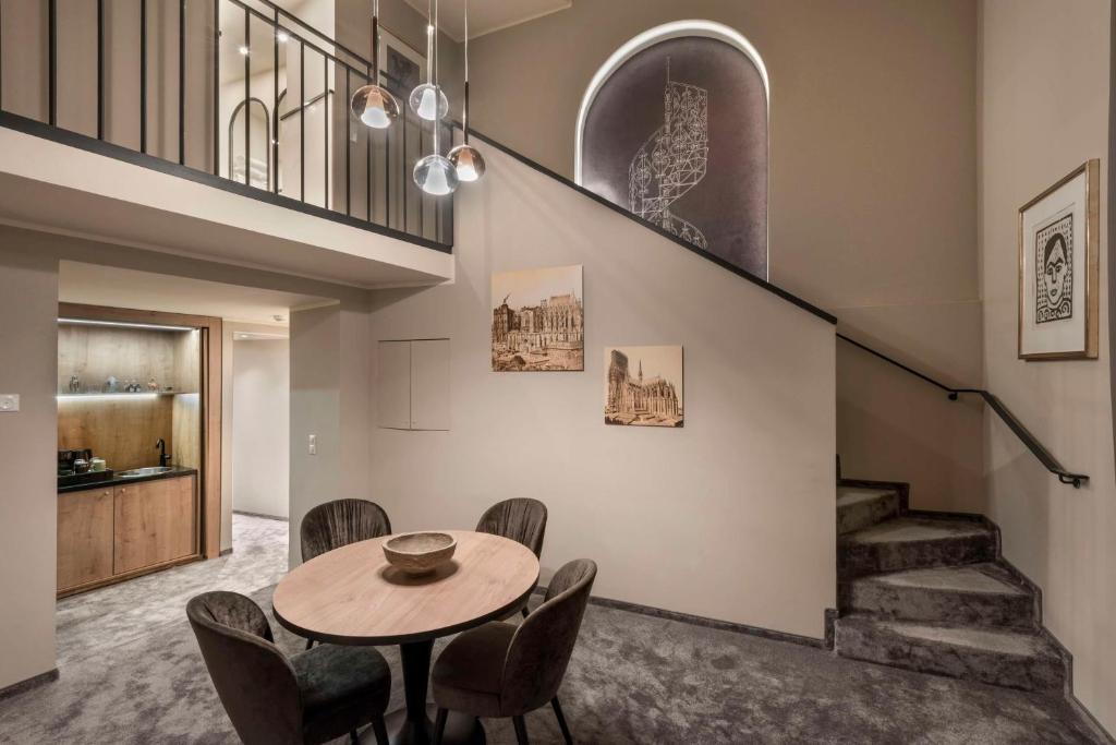 Wasserturm Hotel Cologne, Curio Collection by Hilton - Resim 41