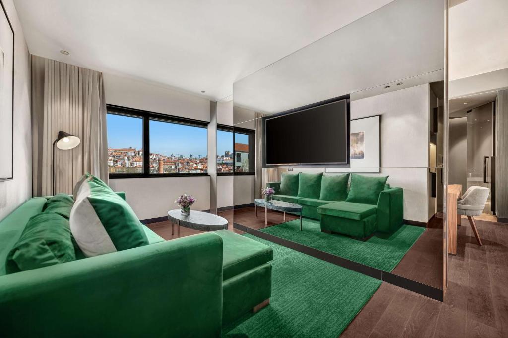 Uma área de estar em Hilton Porto Gaia