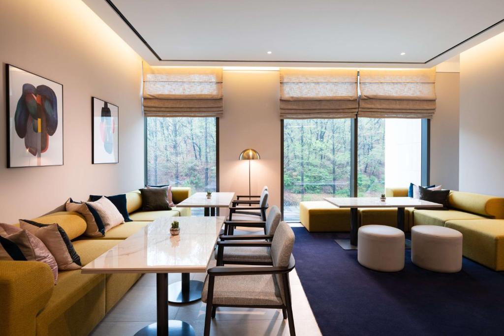 Posezení v ubytování DoubleTree By Hilton Seoul Pangyo