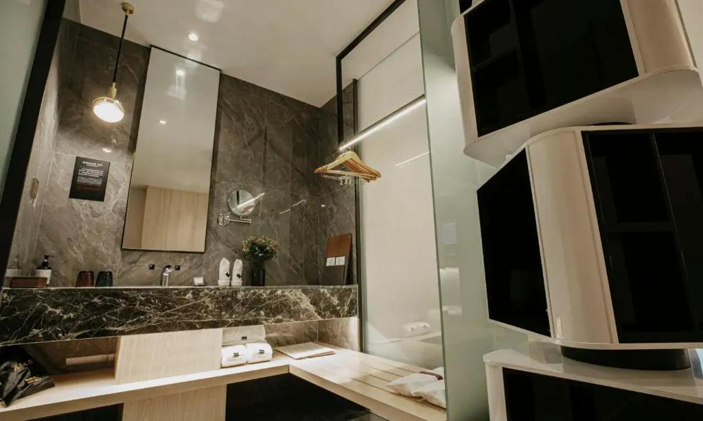 Ένα μπάνιο στο Wuhan Hazens Hotel