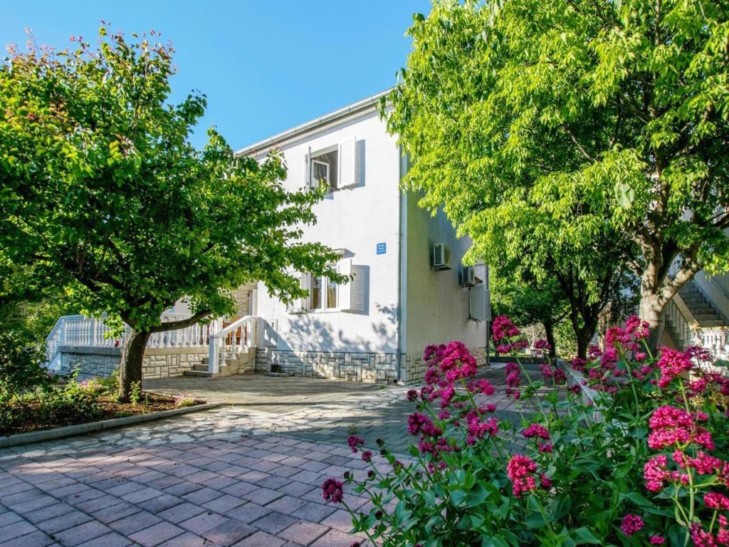 Ogród w obiekcie Apartment in Seline near the sea with seaview