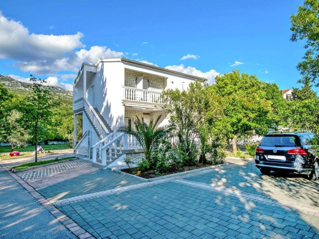 Budynek, w którym mieści się apartament