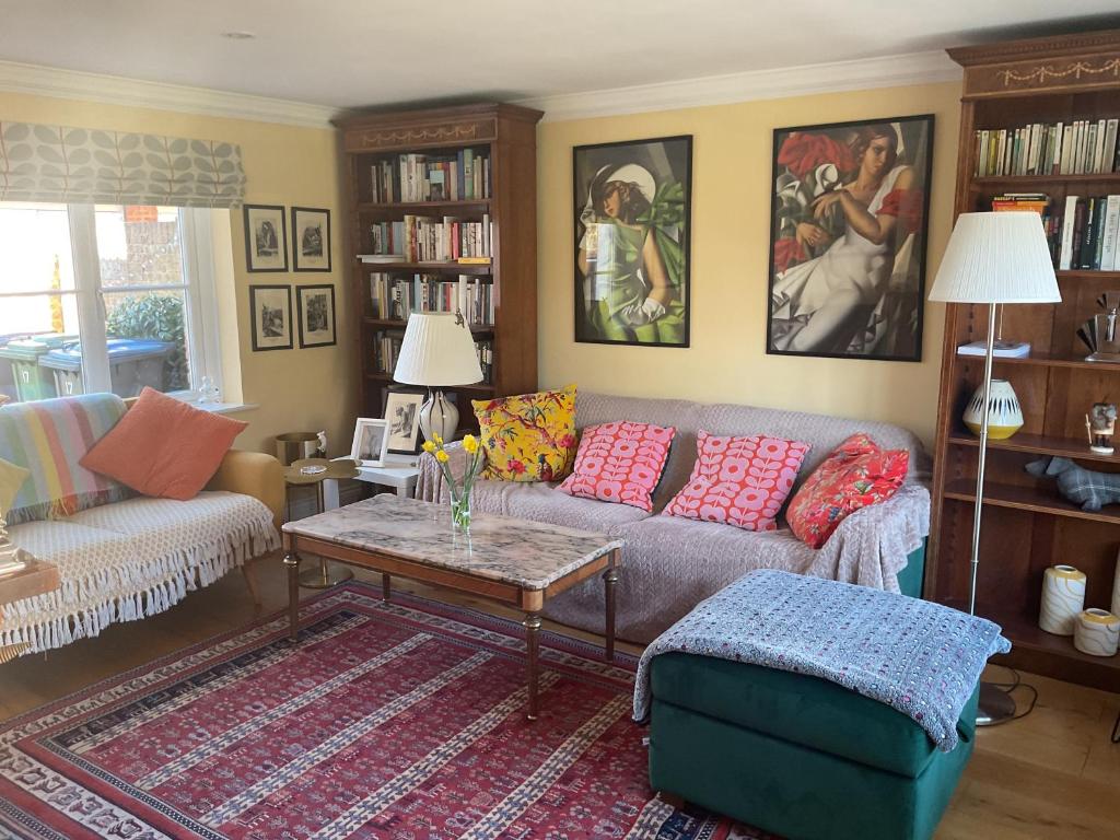 Peaceful house ideal for dogs lovely location 5