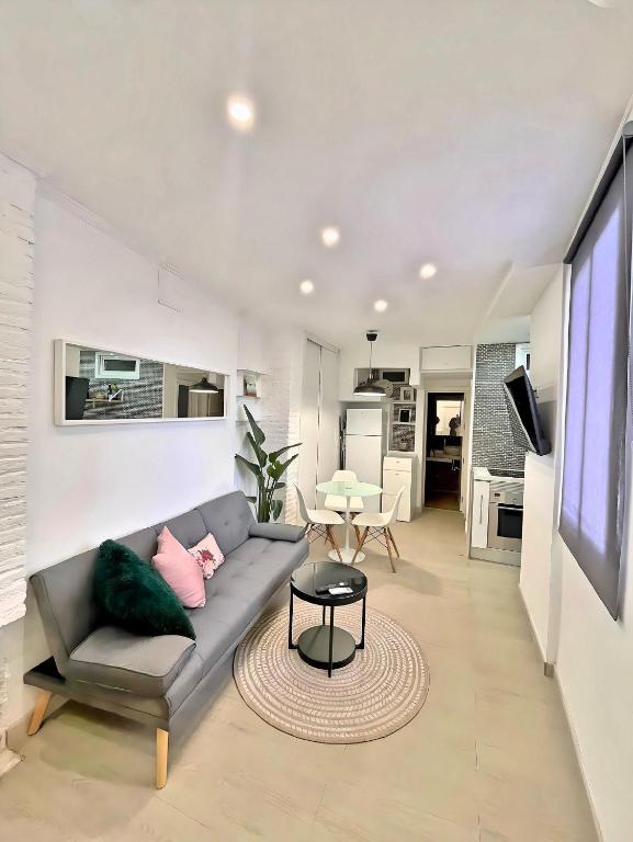 Excellent location Malaga centro historico 2 bed flat - Housity