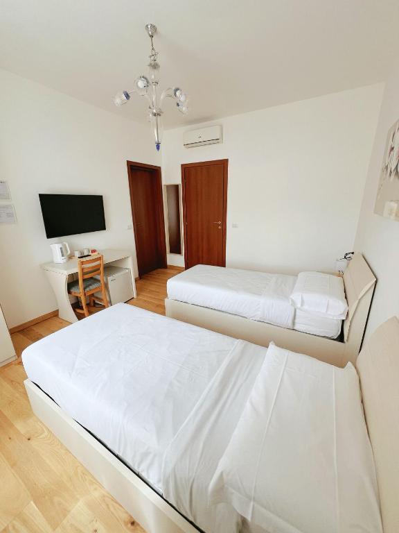 Seveso Milan Central Rooms - 17