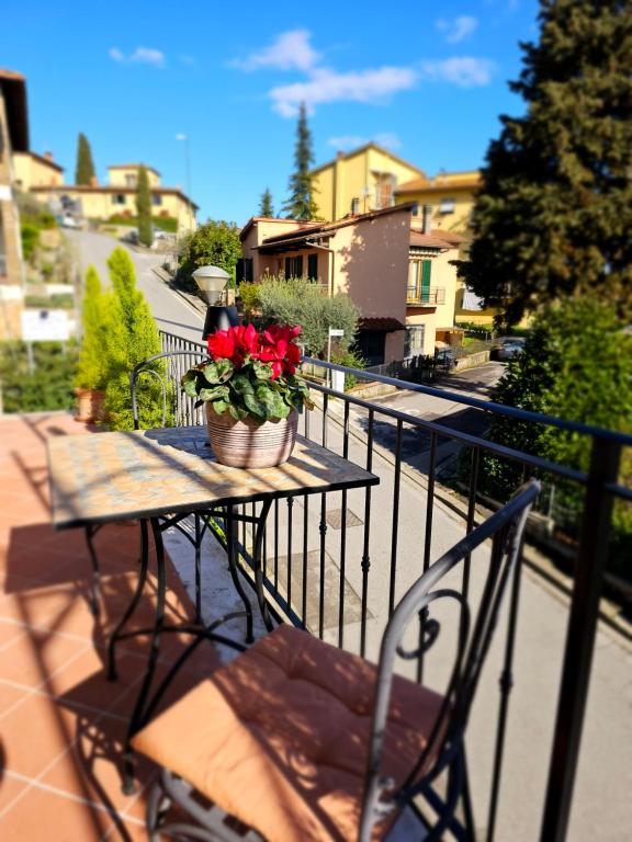 A balcony or terrace at Chiantirooms Guesthouse