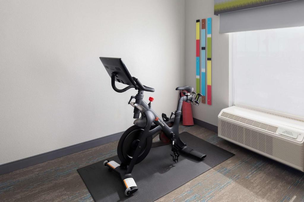 Hampton Inn & Suites Dothan - King Con Peloton Bike - Non Fumatori