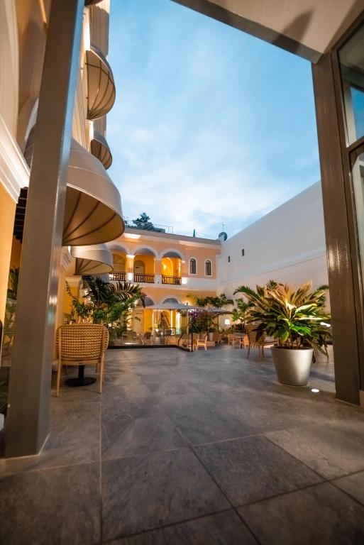 Hotel photo 12