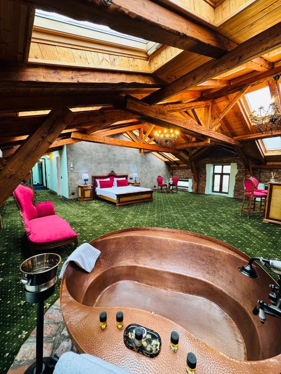 Zahrada ubytování JMR Splendor - Private Sauna & Bathtub Suites