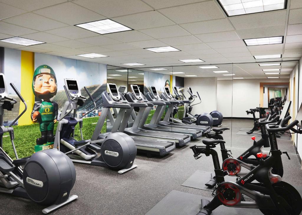 Fitness centrum a/nebo fitness zařízení v ubytování Graduate by Hilton Eugene