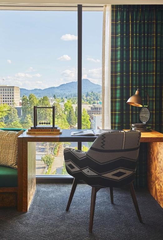 Nespecifikovaný výhled na hory nebo výhled na hory při pohledu z hotelu