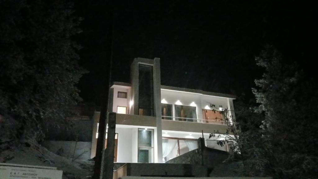 Budova, kde se vila nachází