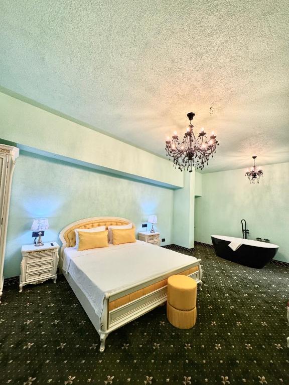 
Deluxe Double Room with Bath
