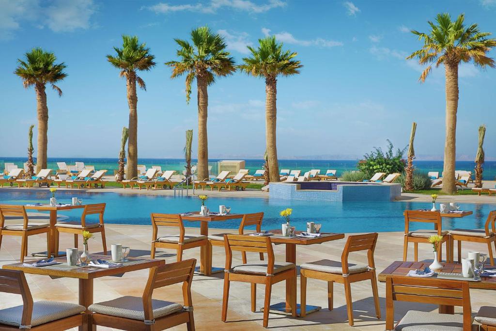 Bazén v ubytování Hilton Hurghada Plaza Hotel nebo v jeho okolí