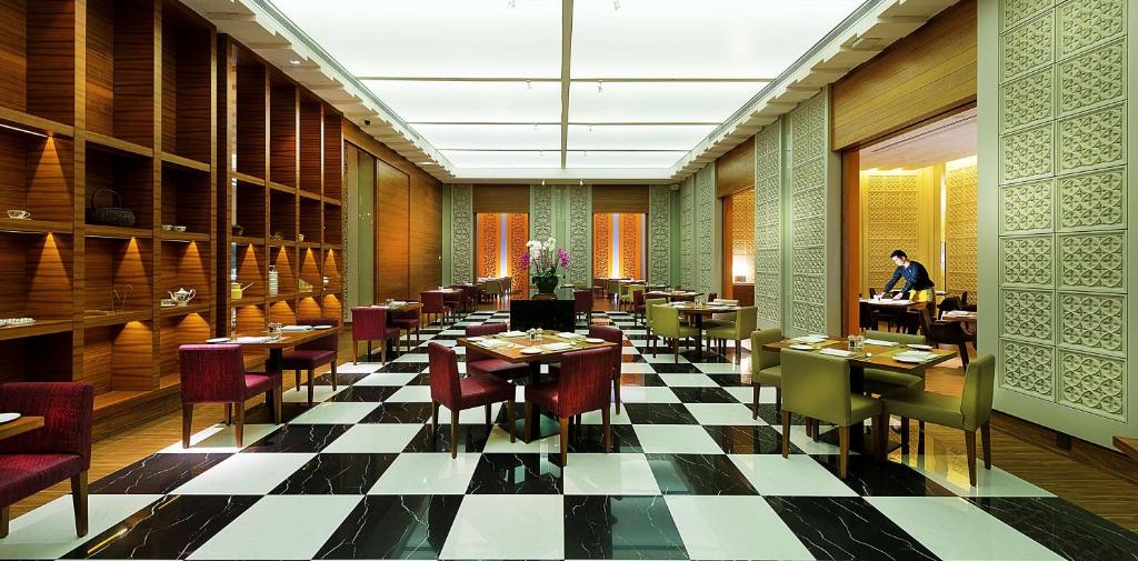 Restaurace v ubytování DoubleTree by Hilton Johor Bahru