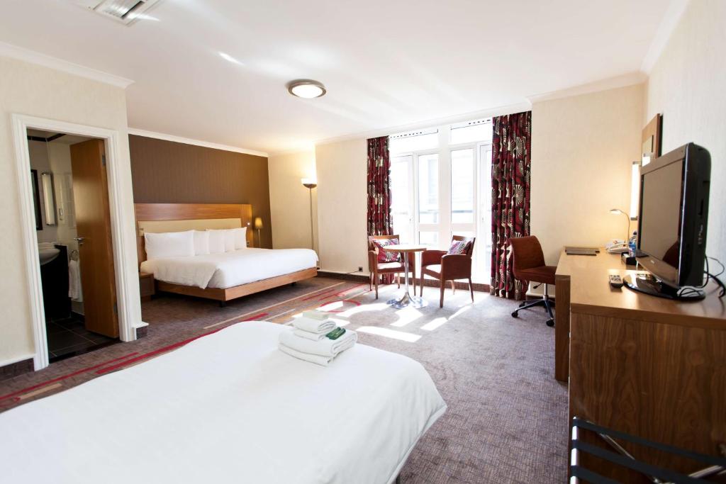 Hilton London Olympia - Resim 40