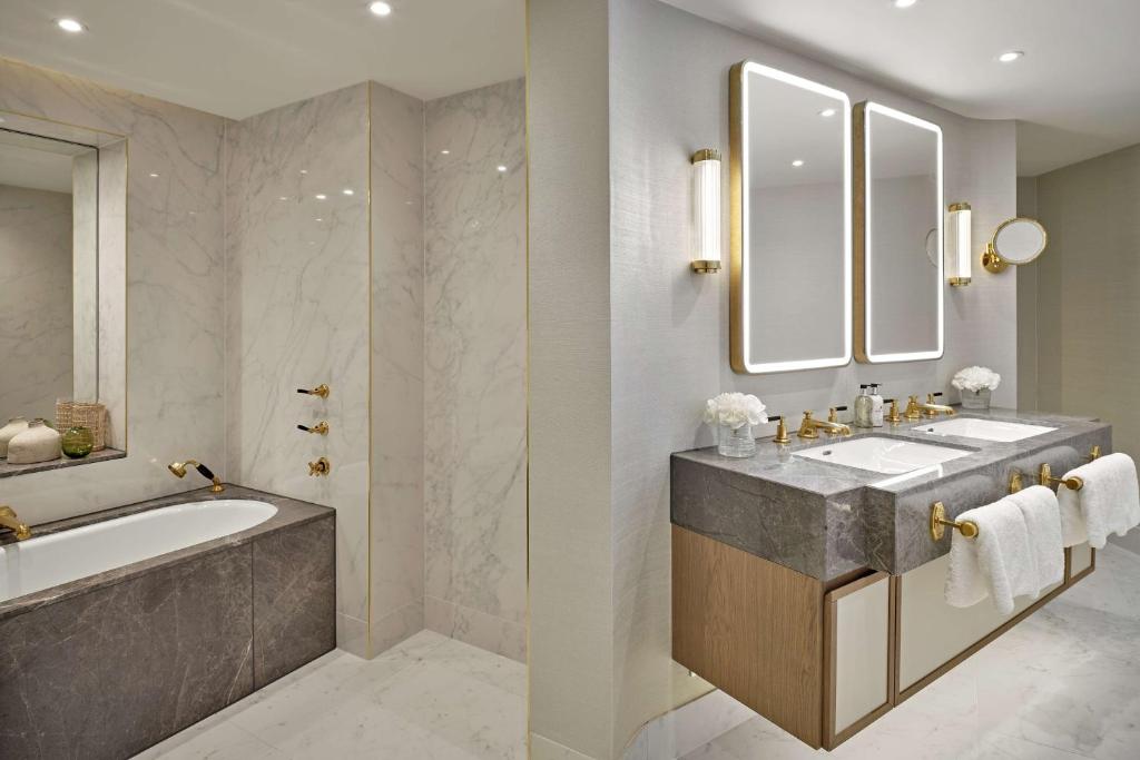 London Hilton on Park Lane - Resim 18