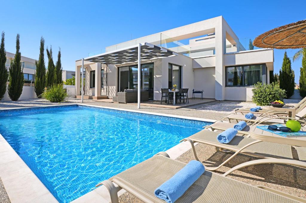 Πισίνα στο ή κοντά στο Villa Camellia - 3bed Bungalow large pool