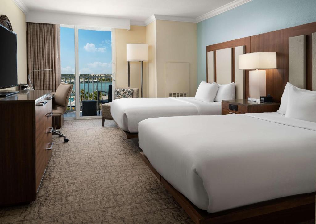 Hilton Clearwater Beach Resort & Spa - 