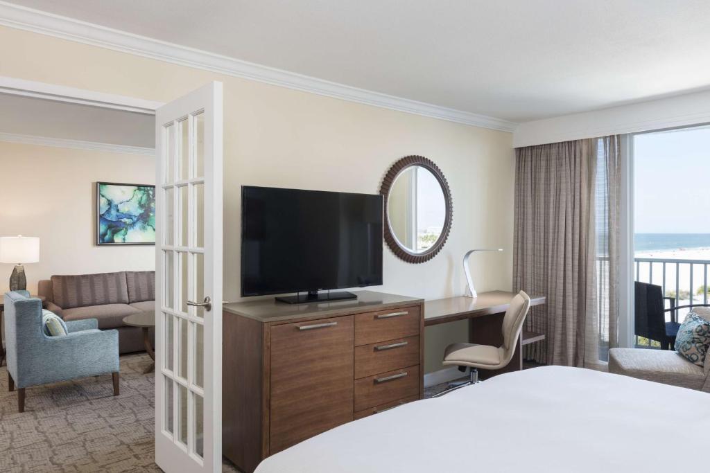 Hilton Clearwater Beach Resort & Spa - 