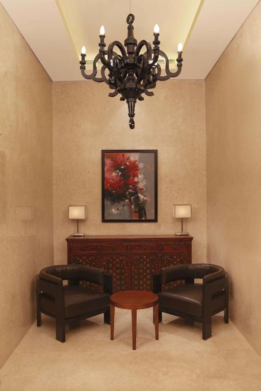 Posezení v ubytování DoubleTree by Hilton-Pune Chinchwad