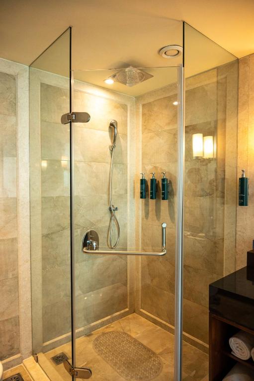 Koupelna v ubytování DoubleTree by Hilton-Pune Chinchwad