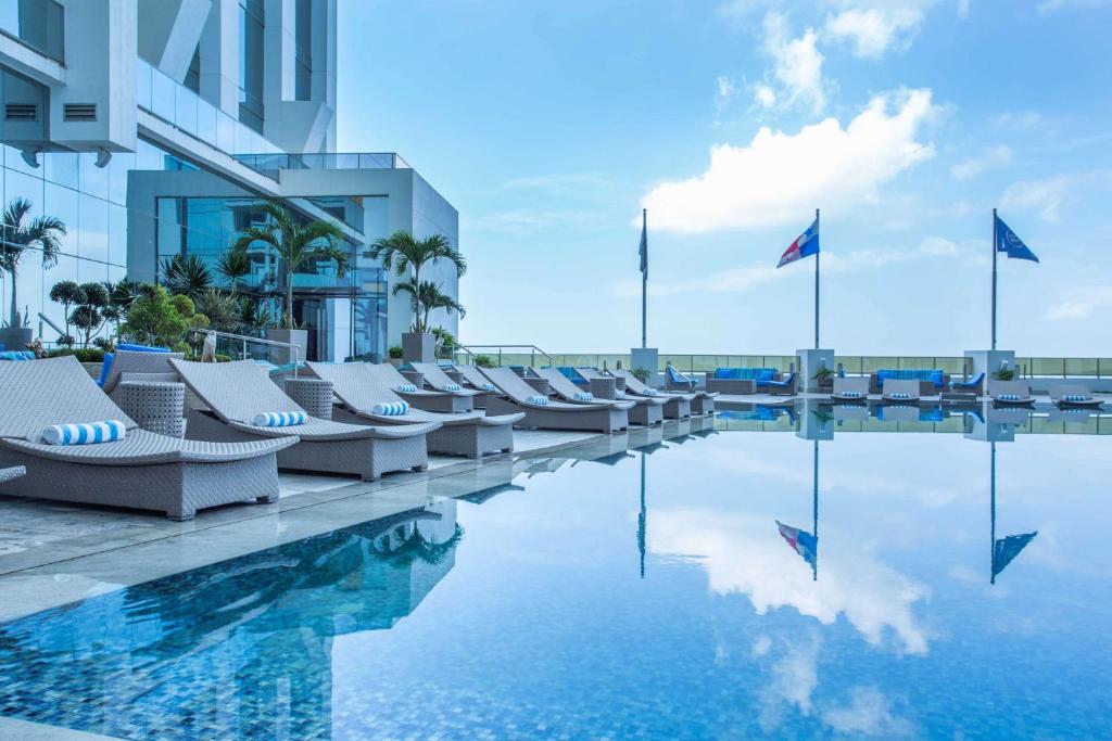 Bazén v ubytování Hilton Panama nebo v jeho okolí