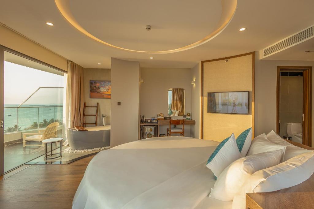 Sunset Beach Resort and Spa - 14