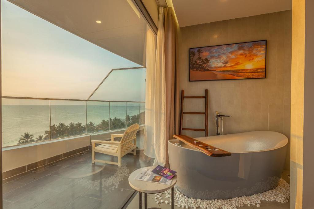 Sunset Beach Resort and Spa - 13