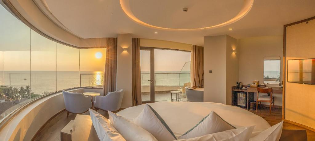 Sunset Beach Resort and Spa - 17