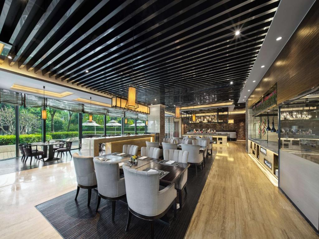 Restaurace v ubytování Hilton Shenzhen Shekou Nanhai