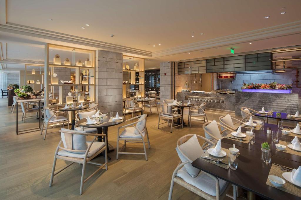 Restaurace v ubytování Hilton Shenzhen Shekou Nanhai
