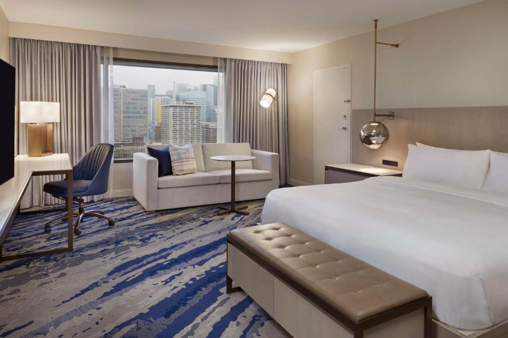 Postel nebo postele na pokoji v ubytování Hilton Toronto