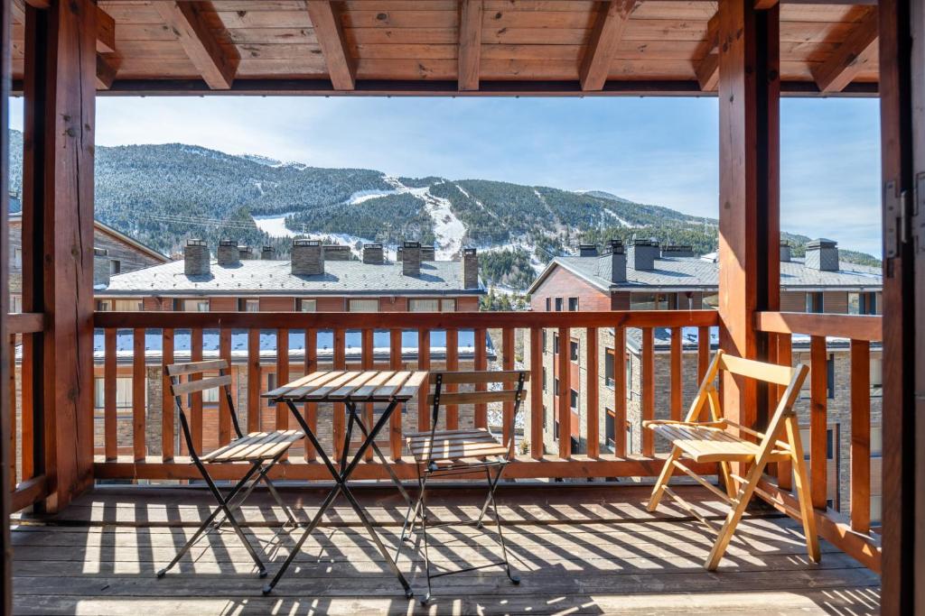 Barthe Holidays I Estudio rústico en El Tarter 2PAX I Luminoso, economico y con vistas a la X de Grandvalira I Querol