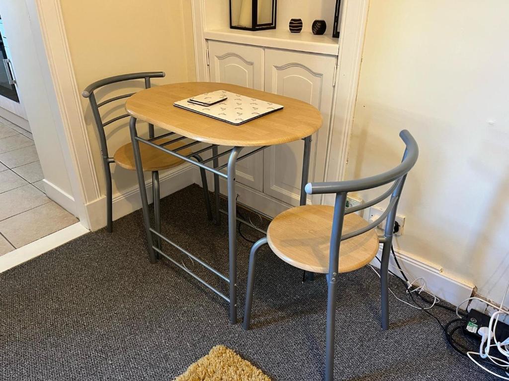 2-Bed Upper Flat Near Leven Station & Beach photo