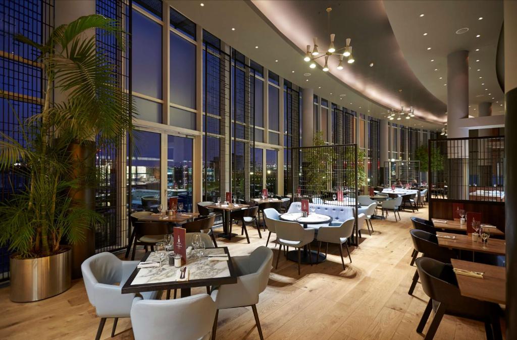 Restaurace v ubytování DoubleTree By Hilton London Excel