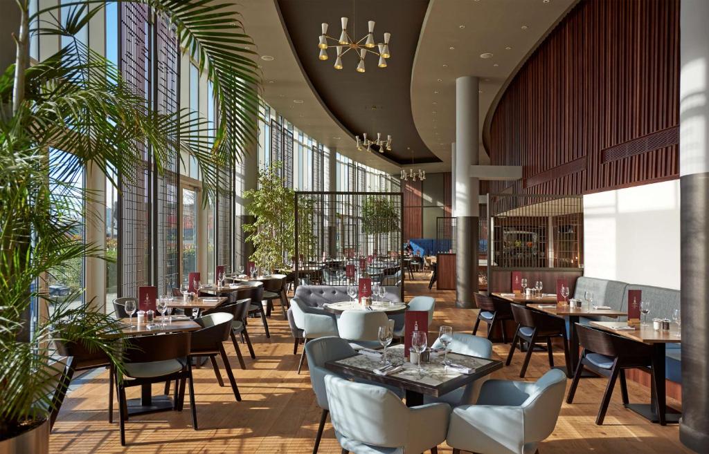 Restaurace v ubytování DoubleTree By Hilton London Excel