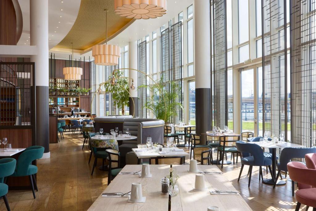 Restaurace v ubytování DoubleTree By Hilton London Excel