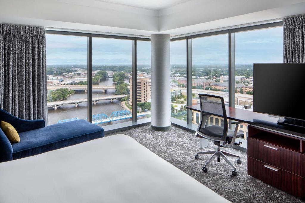 Amway Grand Plaza Hotel, Curio Collection by Hilton photo