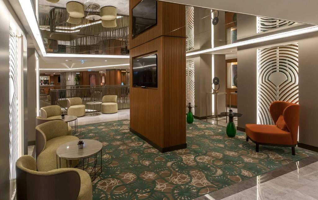 Posezení v ubytování DoubleTree by Hilton Istanbul - Sirkeci
